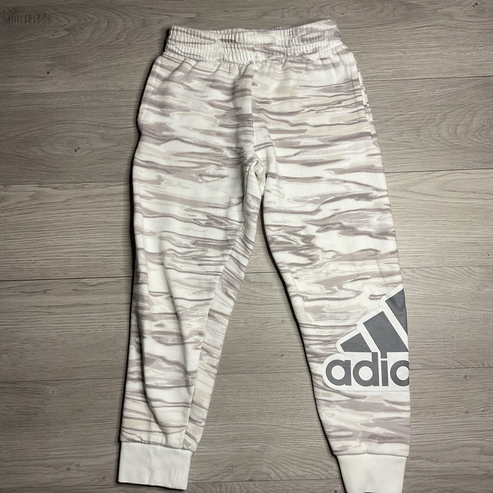 Adidas Kids Core Regular Fit Size Small 8‎ Camo Fleece Joggers